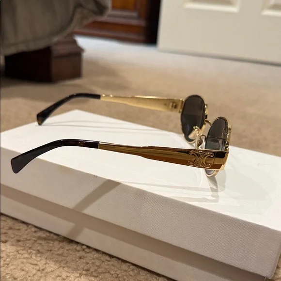 Celine Sunglasses with Brown Case - Picture 5 of 9